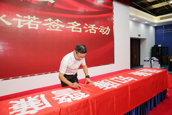 2I2A2077.jpg 2I2A2077.jpg