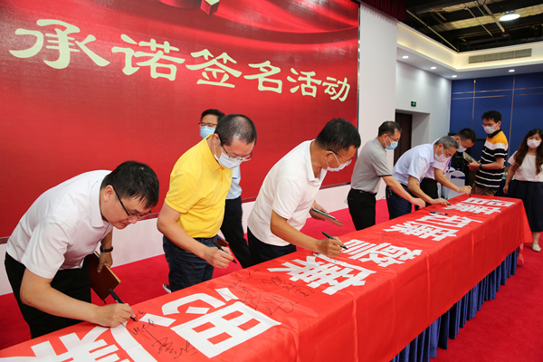 2I2A2098.jpg 2I2A2098.jpg