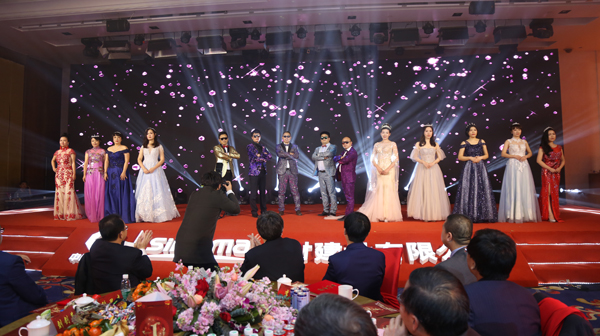 3.模特秀.jpg 3.模特秀.jpg